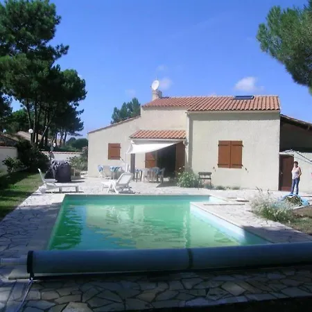 فيلة Proche Centre